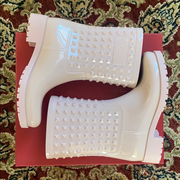 Valentino Pale Pink Rockstud Rubber Rainboots - Picture 6 of 8